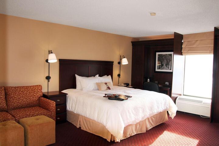 1 King Bed (9 of 10)