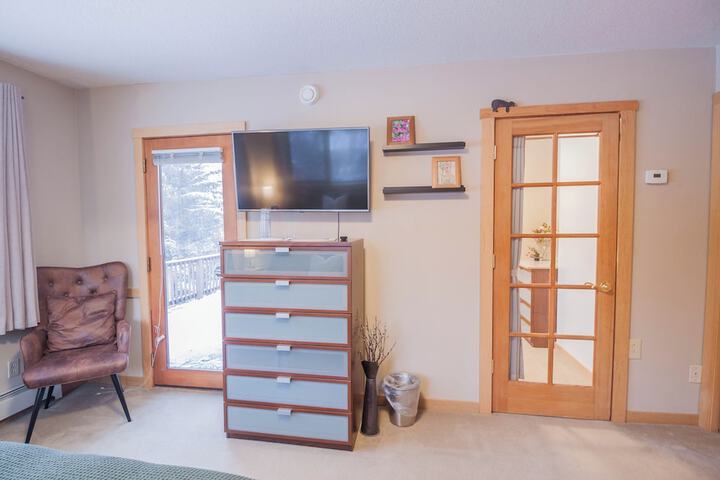 Room 12 of 115