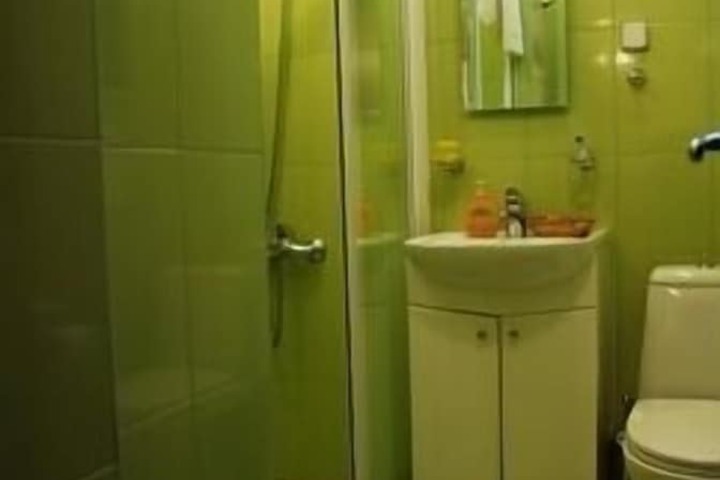Room 10 of 11