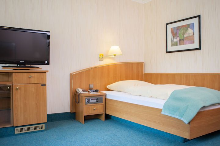 Room 6 of 35