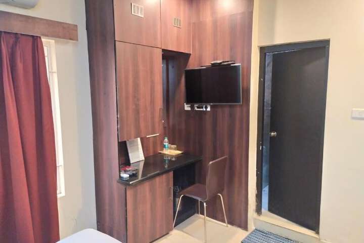 Room 10 of 58