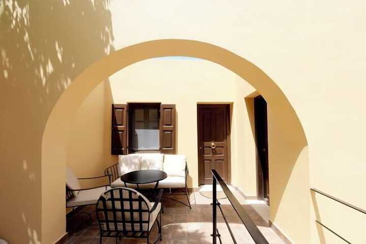 Room 10 of 60