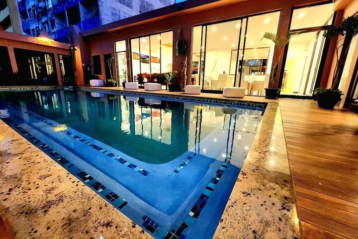 Pool 6 of 8