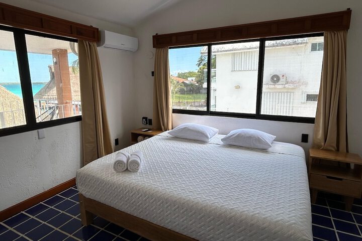 Room 2 of 85