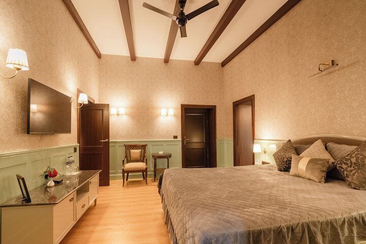 Room 16 of 68