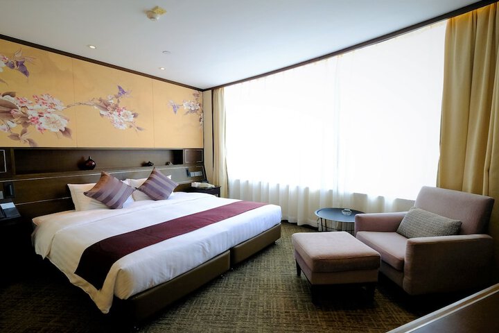 Room 18 of 67