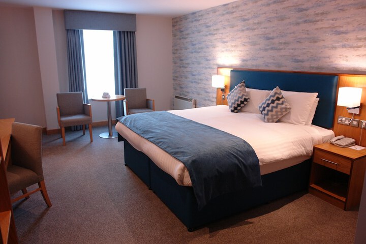 Room 16 of 65