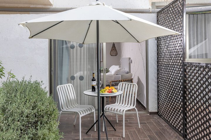 Terrace/Patio 26 of 64