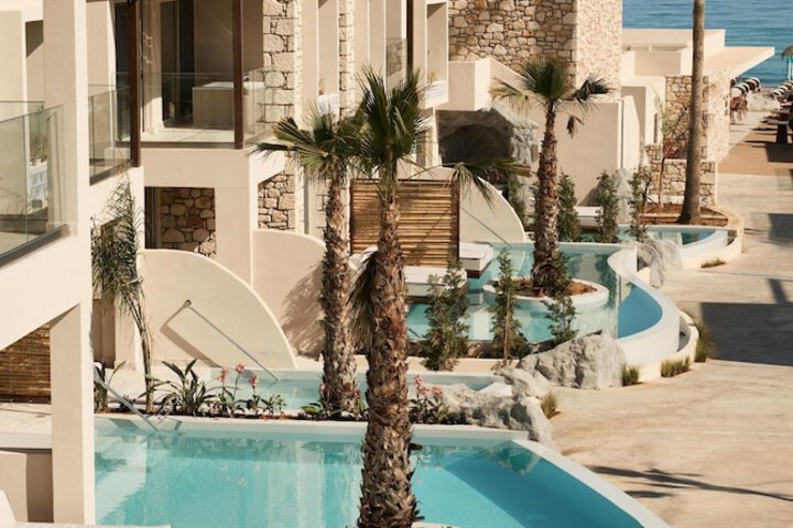 Pool 124 of 212