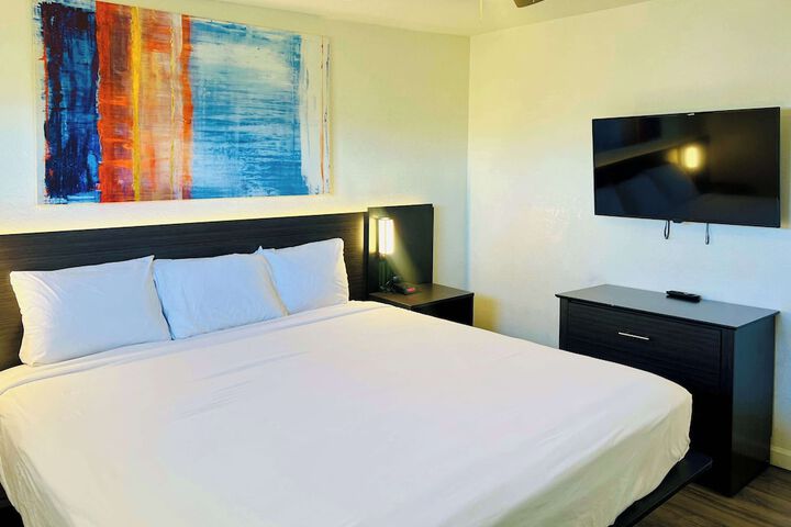 Room 7 of 30