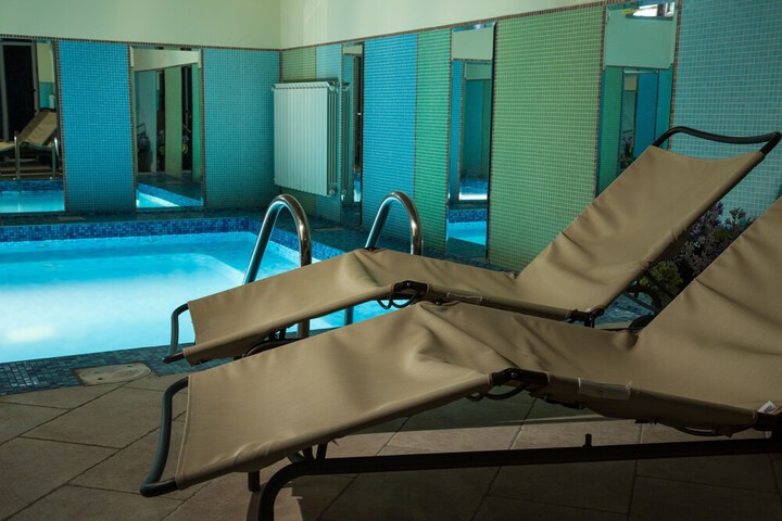 Pool Hotel