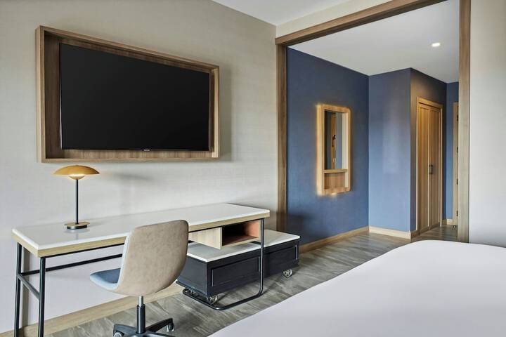 Room 21 of 54