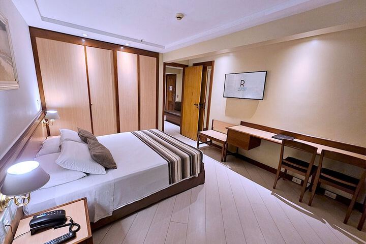 Room 27 of 78