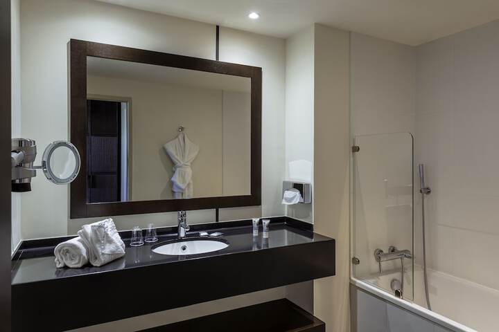 Room 15 of 72