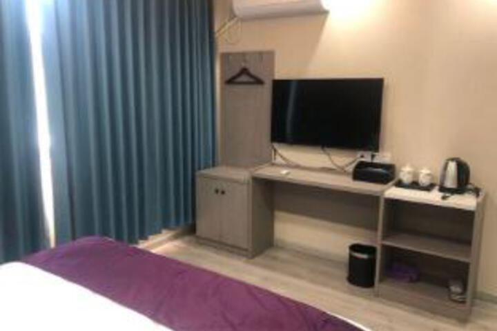 Room 4 of 5