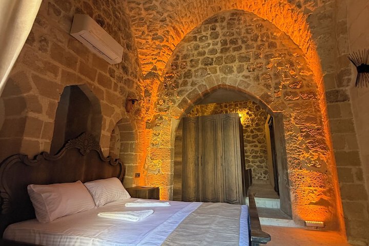 Room 18 of 39