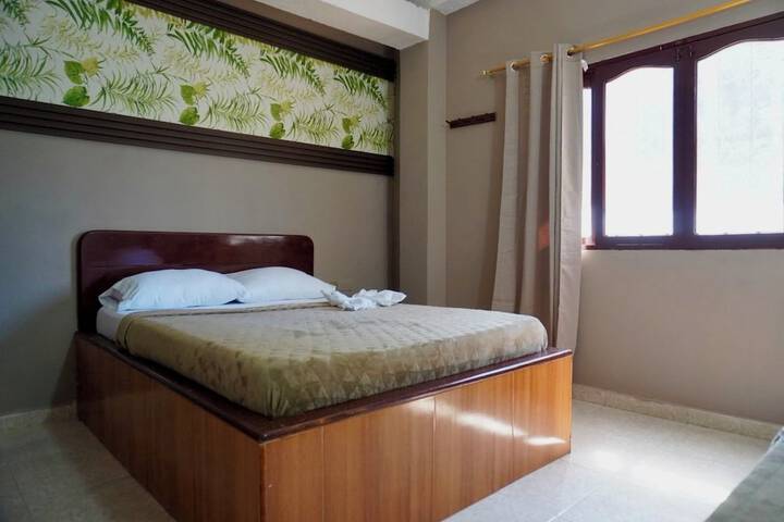 Room 6 of 13