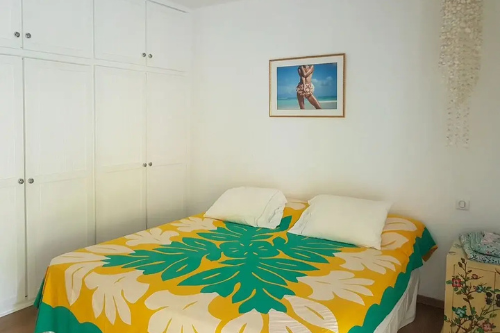 Room 2 of 15