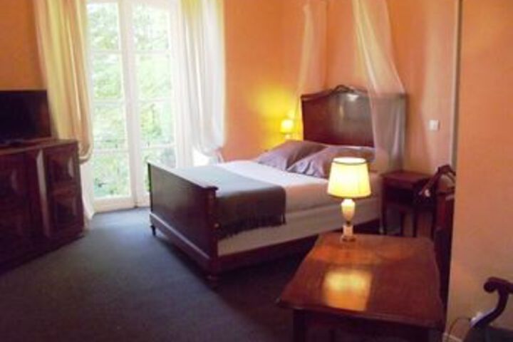Room 7 of 27