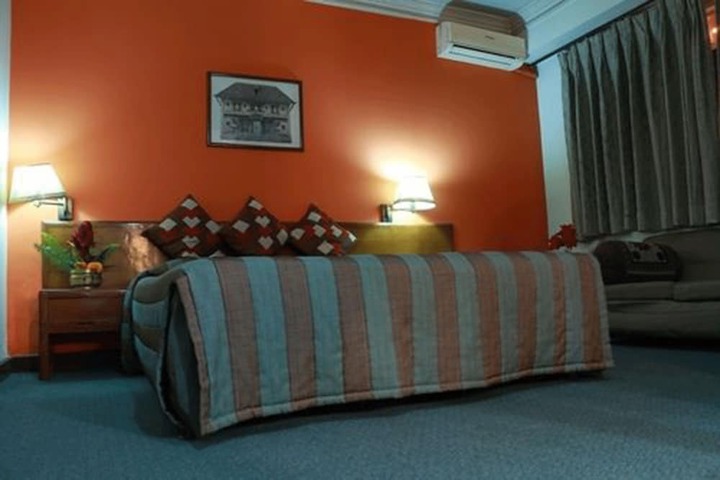 Room 12 of 24