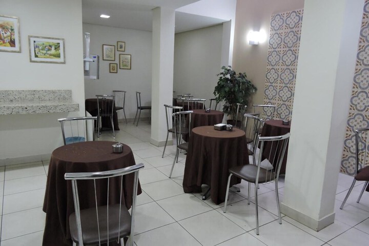 Dining 57 of 65