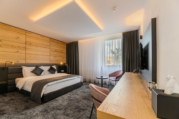 Room 53 of 131