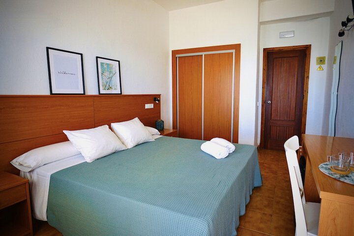 Room 5 of 76
