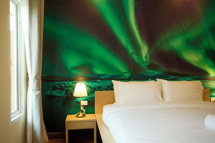Room 13 of 32