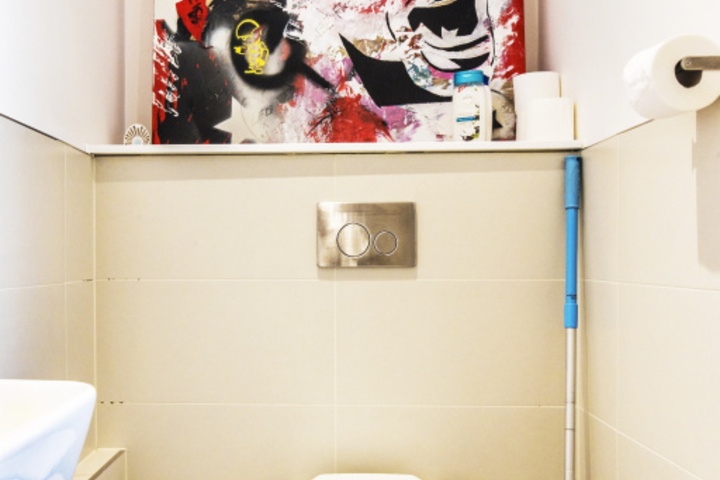 Room 9 of 16