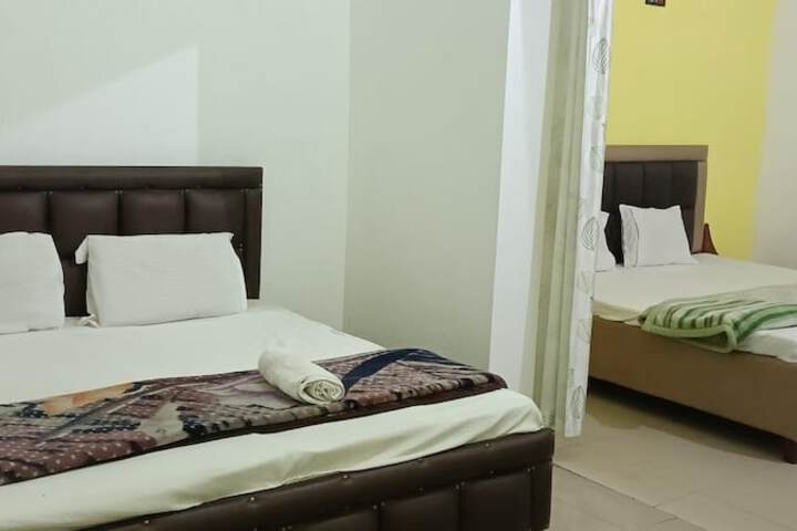 Room 7 of 28
