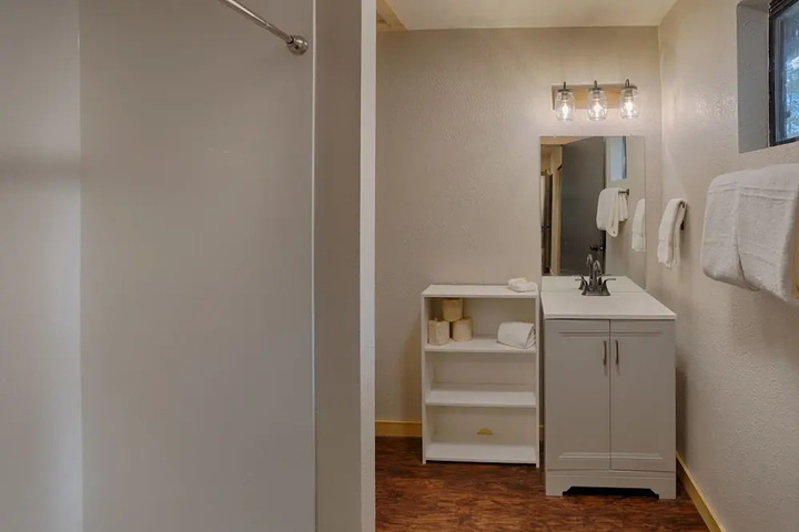 Room 2 of 17