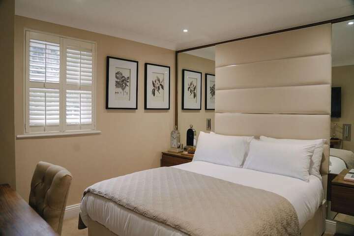 Room 9 of 36