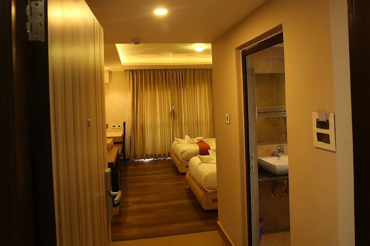 Room 18 of 27