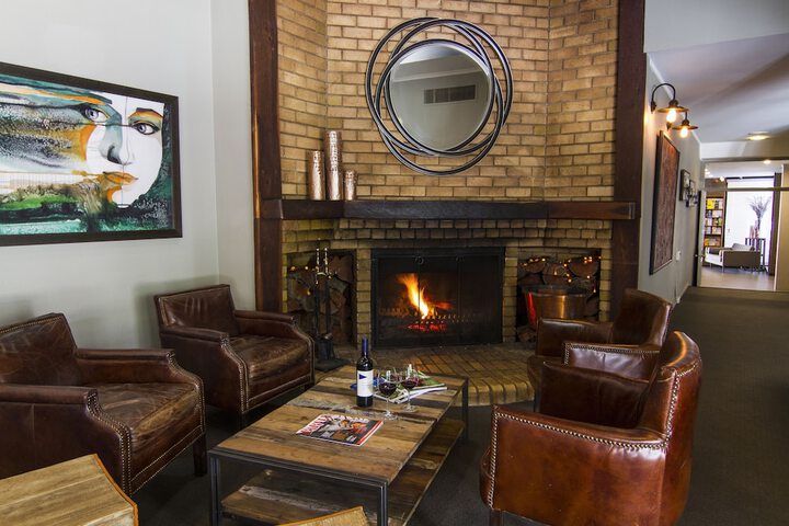 Lounge 85 of 92
