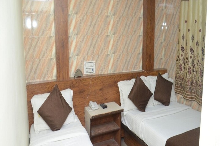 Room 18 of 25