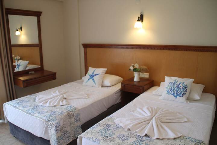 Room 17 of 104