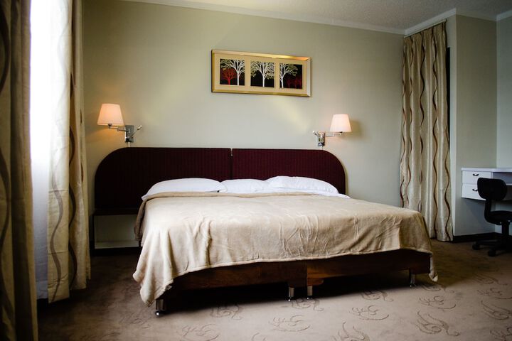 Room 13 of 87