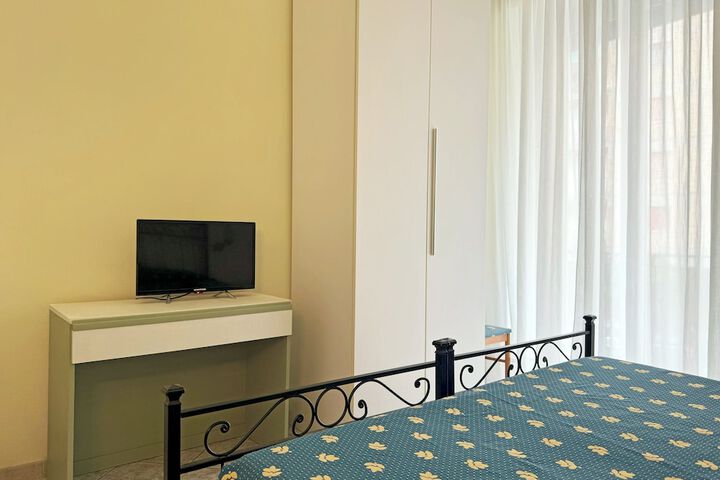 Room 15 of 27