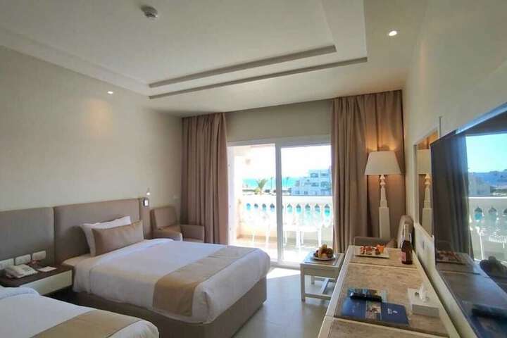 Room 21 of 140