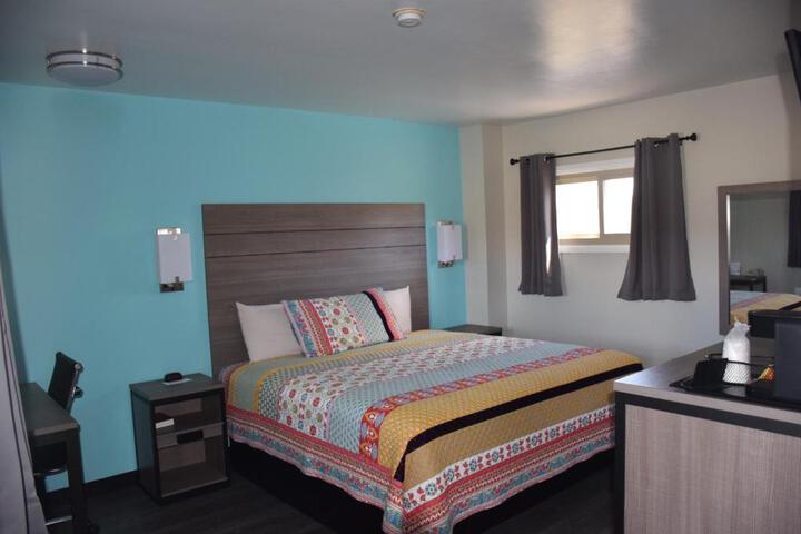 1 King Bed (6 of 6)