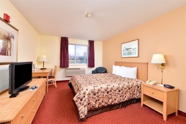 1 King Bed (9 of 14)