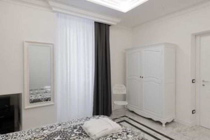 Room 8 of 22