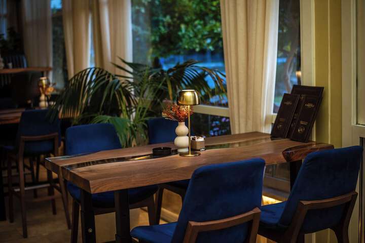 Dining 86 of 130