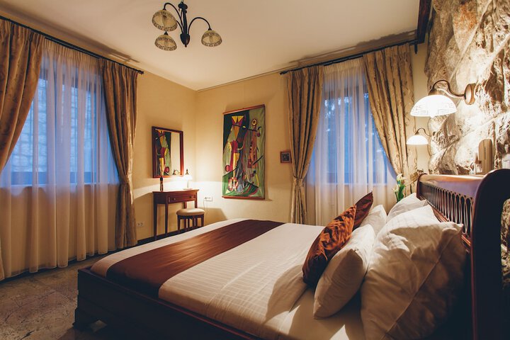 Room 7 of 72
