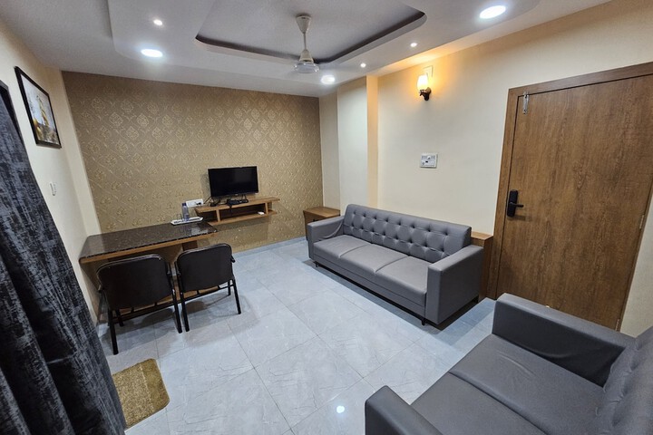 Room 5 of 17