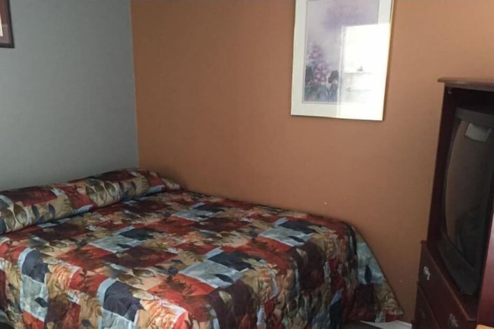 Room 3 of 7