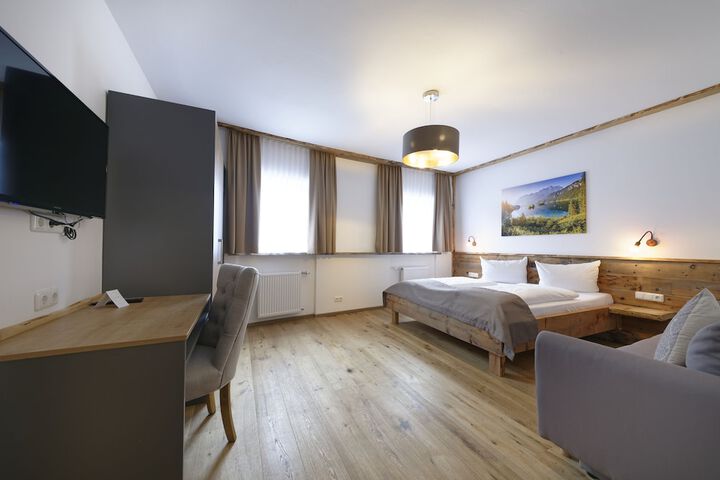 Room 6 of 71