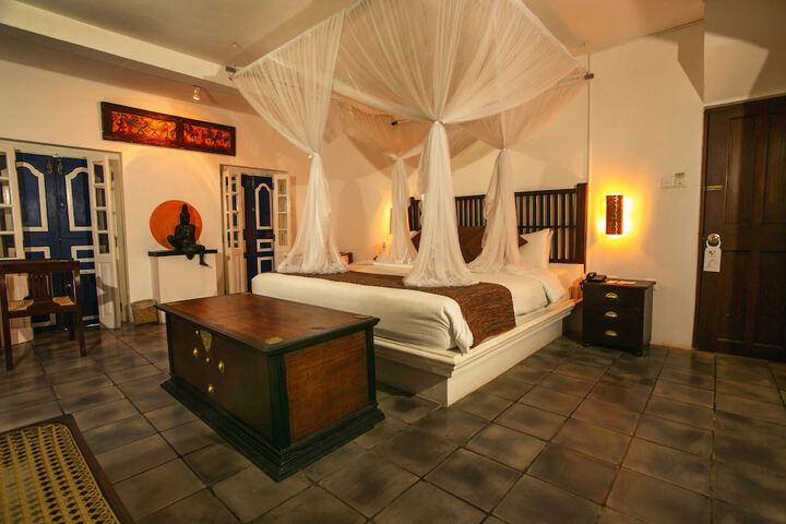 Room 9 of 47