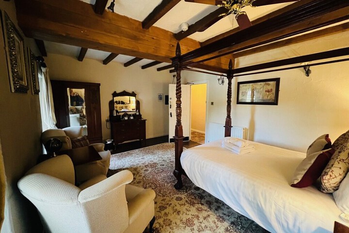 Room 15 of 34