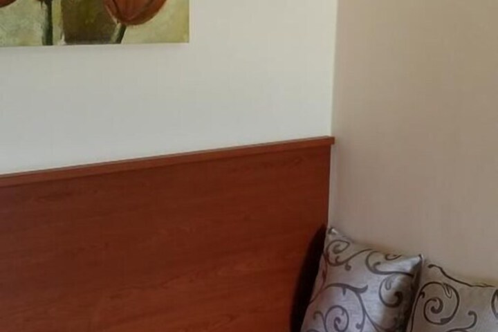 Room 10 of 37